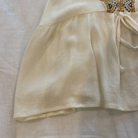 Forever 21 Cream cropped top - Picture 3 of 5